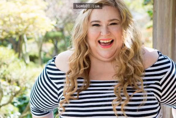 Hiện tại, Sarah cũng lên kế hoạch giảm cân để đảm bảo sức khỏe của mình. Cô cũng tham gia nhiều buổi nói chuyện với các tổ chức, hội, nhóm khác nhau để chia sẻ câu chuyện của mình, truyền cảm hứng cho mọi người, hãy tự tin về cơ thể mình, hãy yêu quý lấy bản thân bởi khi bạn không yêu quý nổi chính bản thân mình thì sẽ chẳng ai làm điều đó cả. (Nguồn Youthwant)