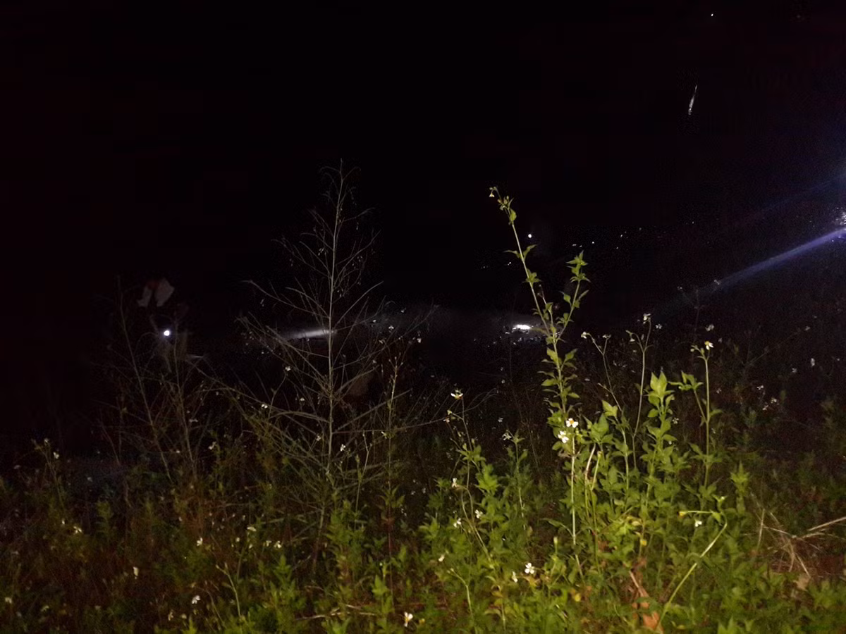 Ban đêm, đường vào khu vực này rất khó khăn.