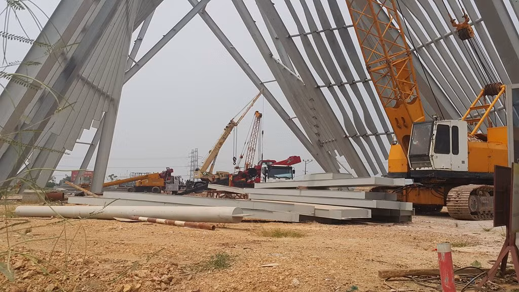 Dự án được thiết kế dựa trên ý tưởng hình thành một khu vực cảnh quan sinh thái. Thay vì cảm giác hoành tráng, bề thế của một công trình thông thường, dự án này muốn thể hiện những giá trị đặc thù của Quảng Ninh, các yếu tố cảnh quan, biểu tượng mang đậm tính văn hóa thay cho lời đón chào “Chào mừng quý khách đến với Quảng Ninh - nơi hội tụ của cảnh quan thiên nhiên và các giá trị văn hóa". 