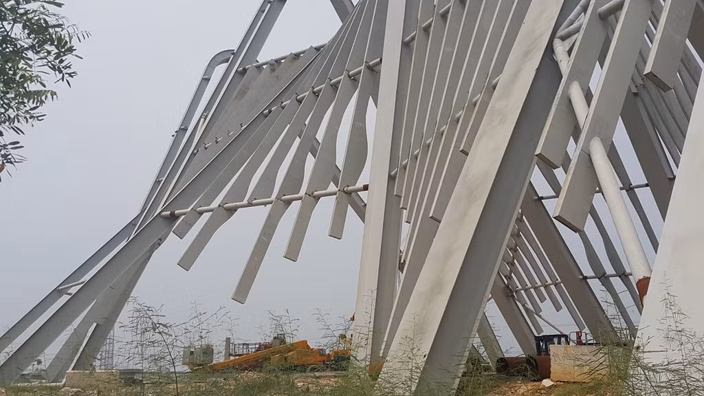 Dự kiến trong tháng 9/2016, công trình cổng tỉnh Quảng Ninh sẽ hoàn thành. 