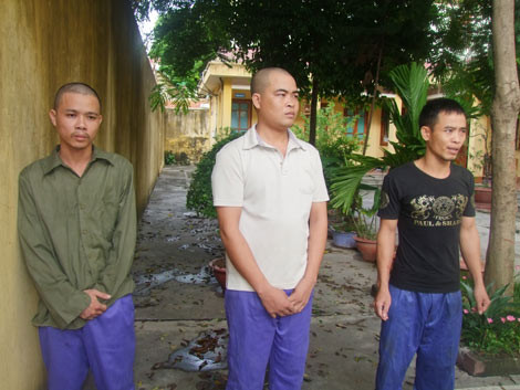 Từng xử lý 9 bị cáo trộm cắp tài sản tại nhà máy Samsung Thái Nguyên. Trước đó, tại đây cũng từng xảy ra vụ trộm cắp tài sản do chính công nhân làm việc trong nhà máy và một đối tượng là phụ xe của công ty Dong Yang chuyên giao hàng cho nhà máy thực hiện. Theo bản án của Tòa án nhân dân huyện Phổ Yên, tháng 8/2014, 9 đối tượng này đã cấu kết thực hiện 4 vụ trộm cắp điện thoại và linh kiện điện thoại từ trong nhà máy mang ra ngoài thị trường bán lấy tiền, thu lợi bất chính số tài sản là 160 triệu.