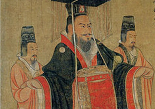 Lữ Gia là trụ cột của triều đình Nam Việt chỉ huy quân đội chống lại chính quyền nhà Hán do Hàn Thiên Thu chỉ huy năm 112 TCN. Hàn Thiên Thu tử trận.