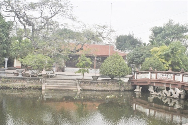 Vua Hán nghe tin Hàn Thiên Thu bị giết, sai Phục ba tướng quân Lộ Bác Đức đem quân trả thù. Do chênh lệch lực lượng, cuối cùng, thừa tướng Lữ Gia thất bại, ông bị bắt và bị giết chết.