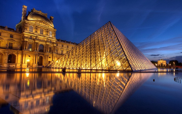 Sau khi được tặng, vua Louis XVIII đã trao lại cho Bảo tàng Louvre ở thủ đô Paris. Nó được cất giữ tại đây cho đến nay.