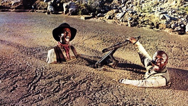 Cát lún có thực sự nguy hiểm chết người như nhiều người nhầm tưởng?Cảnh con người dễ dàng bị nuốt chửng bởi cát lún thường chỉ có trên phim ảnh. Thực tế, hầu hết cát lún không sâu, thường dưới eo người. Tình trạng người chết do cát lún thường xảy ra ở khu vực thủy triều khi họ mắc kẹt trong cát rồi thủy triều dâng lên, gây chết đuối.