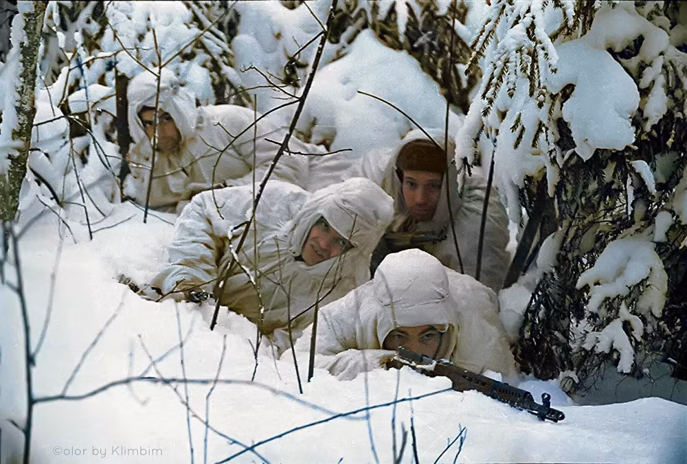 Những người du kích làm nhiệm vụ trinh sát, năm 1941.