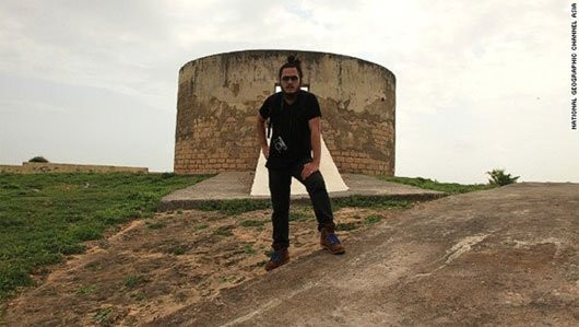 9. Tháp Silence, Diu, Ấn Độ: Tháp Silence, còn được gọi là Dakma, là một công trình của các tín đồ Zoroastrian. Tòa tháp này được xây dựng để đặt thi thể người chết cho... chim ăn thịt.