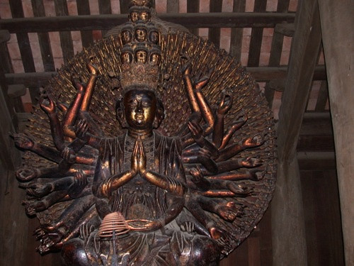 Chùa Bút Tháp (Ninh Phúc tự) nằm ở bên bờ sông Đuống, thuộc thôn Bút Tháp, xã Đình Tổ, huyện Thuận Thành, tỉnh Bắc Ninh. Chùa Bút Tháp còn được nhân dân gọi với cái tên là chùa Nhạn Tháp.