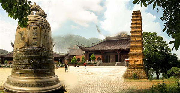 Chuông Quy Điền là một trong An Nam tứ đại khí. Quả chuông được đúc bằng đồng rất lớn, trước đây được đúc để đặt ở chùa Diên Hựu (Một Cột). Về sau, chuông bị giặc Minh phá hủy để lấy đồng làm vũ khí.