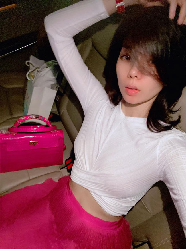 Mới đây, Lệ Quyên ly hôn chồng, ông chủ phòng trà Đức Huy.