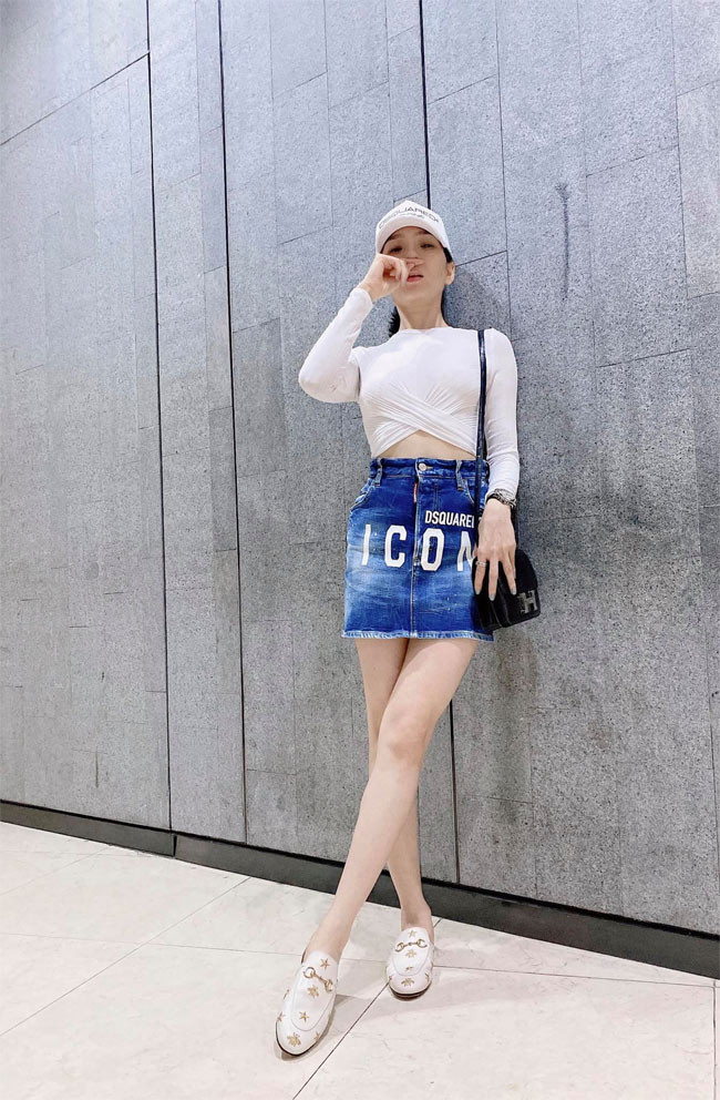 Nhìn "nữ hoàng bolero" trẻ trung như thế này không ai nghĩ cô sắp chạm ngưỡng 40.