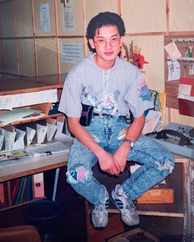 Bố Huyền My lúc trẻ sở hữu vẻ đẹp rất lãng tử và nàng á hậu sinh năm 1995 thửa hưởng hoàn toàn mọi nét đẹp của bố.