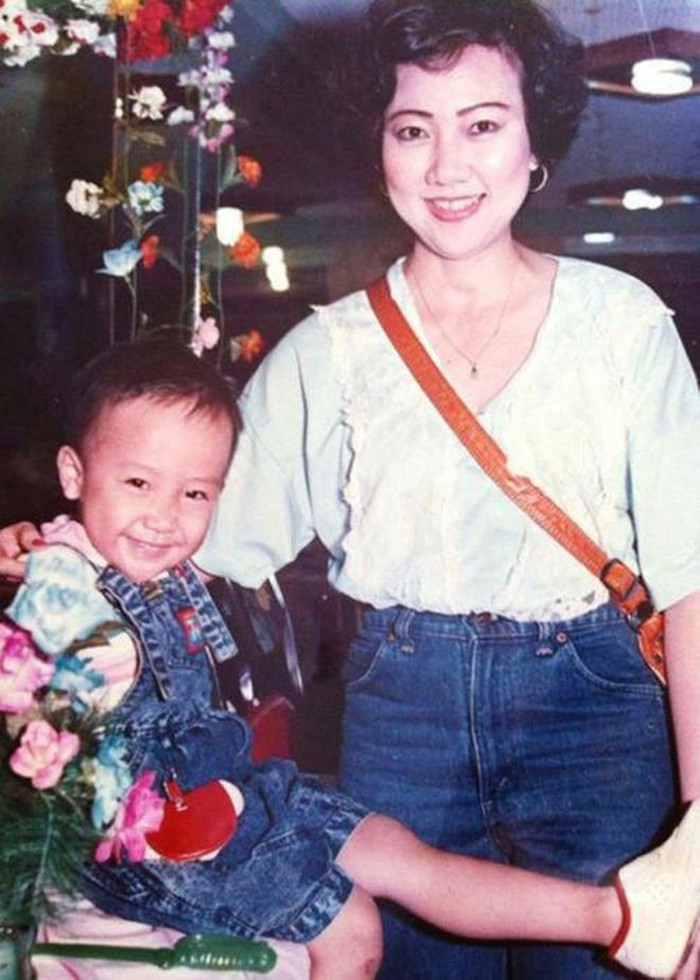 Mẹ Trấn Thành sở hữu vẻ đẹp phúc hậu.