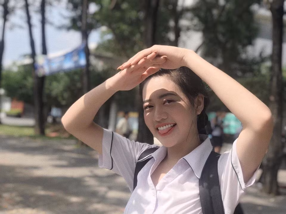 Từ năm 15 tuổi, người đẹp họ Lương đã sở hữu chiều cao 1m70.