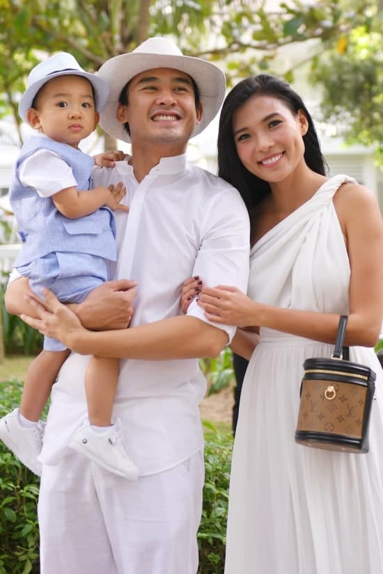 Gia đình hạnh phúc của cặp đôi diễn viên khiến nhiều người ngưỡng mộ.