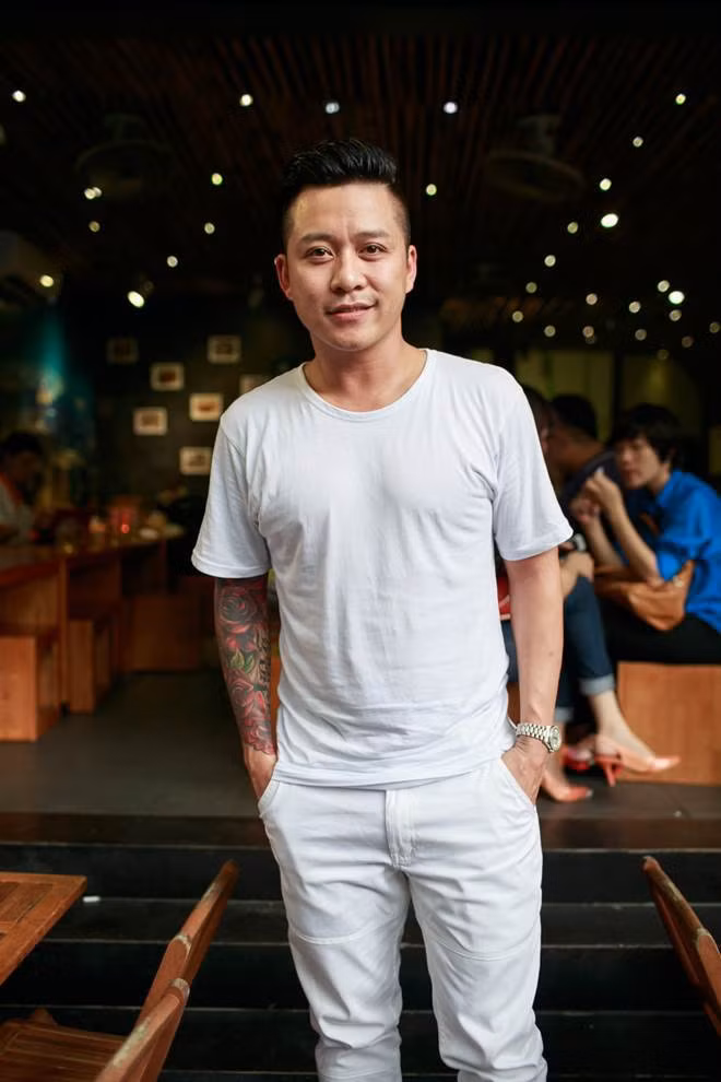 Thù lao của Tuấn Hưng ngày một cao tỷ lệ thuận với sự nổi tiếng của nam ca sĩ. Tuấn Hưng từng chia sẻ, cát-sê của anh dao động ở mức 70 đến 100 triệu đồng, nguồn thu nhập chính của anh chủ yếu là show ở quán bar, phòng trà. Ảnh: Danviet.