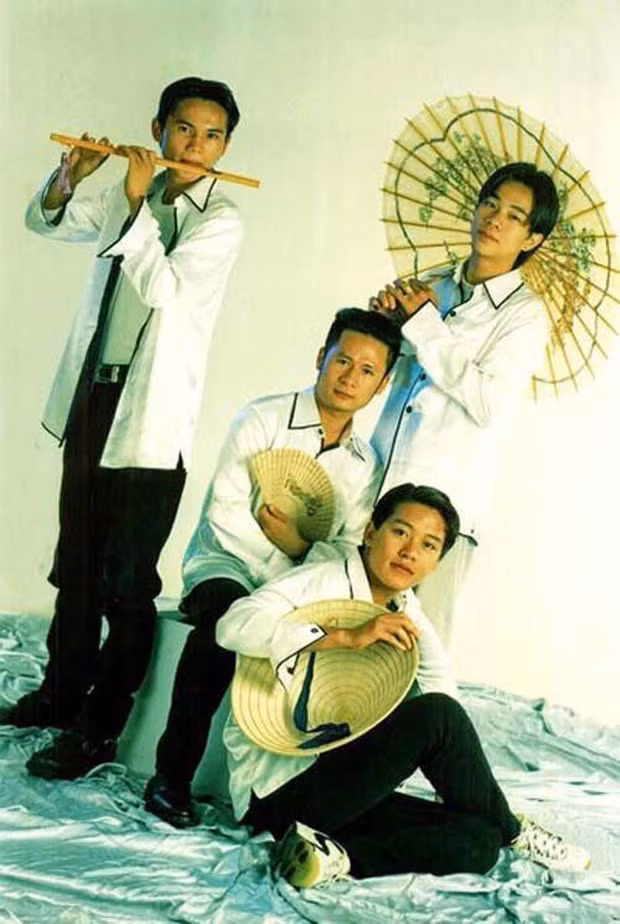 Quả Dưa Hấu từng ghi dấu ấn với loạt hit như: "Mặt trời dịu êm", "Get Down", "Hè muộn"....