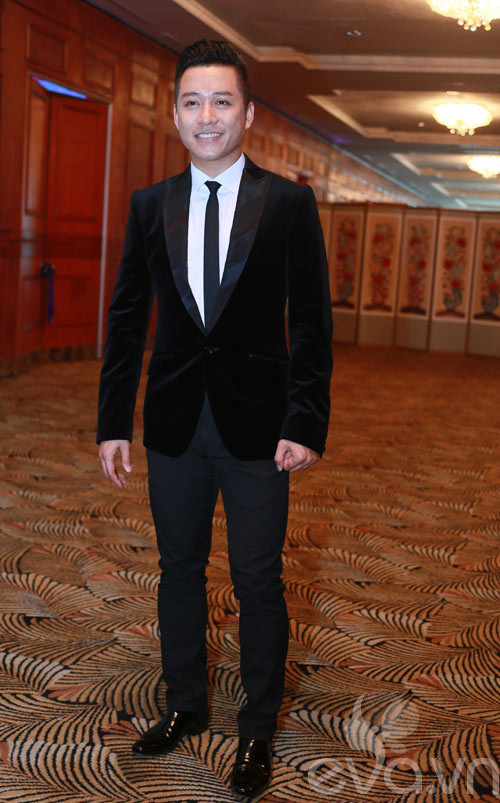 Năm 2014, ca sĩ Tuấn Hưng nhận cát-sê quảng cáo từ một nhãn hàng cao gấp 5 lần so với ca sĩ Đan Trường, đại sứ cũ của thương hiệu. Ảnh: Eva.