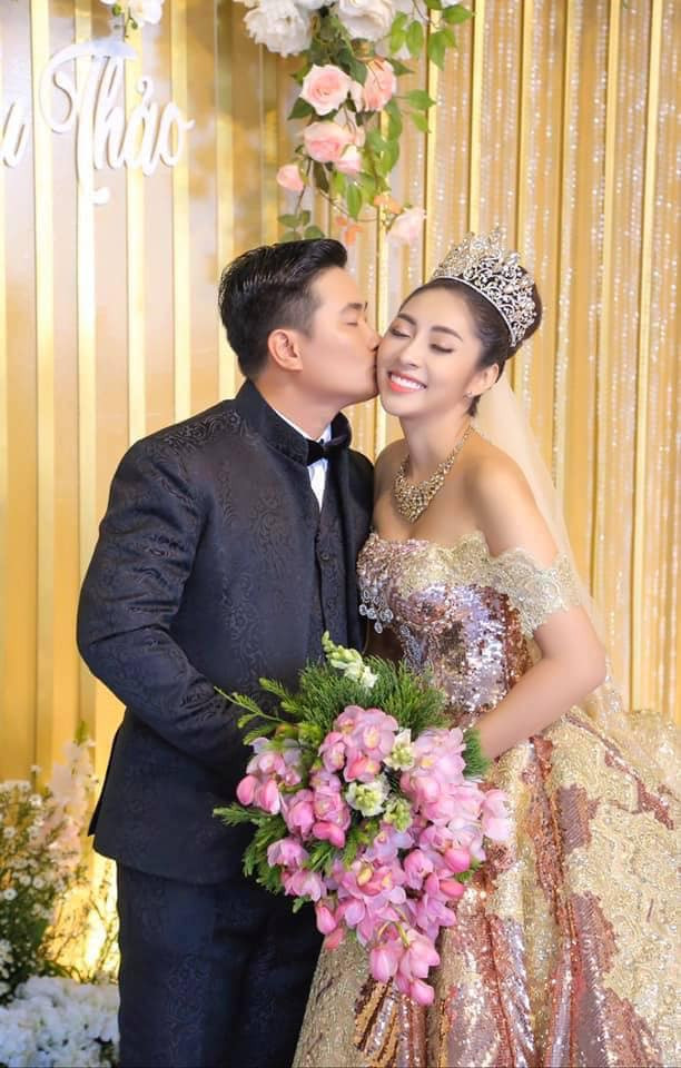 Cùng tên Đặng Thu Thảo, Hoa hậu Đại dương 2014 hiện tại cũng đã lập gia đình với ông xã doanh nhân Phúc Thành.