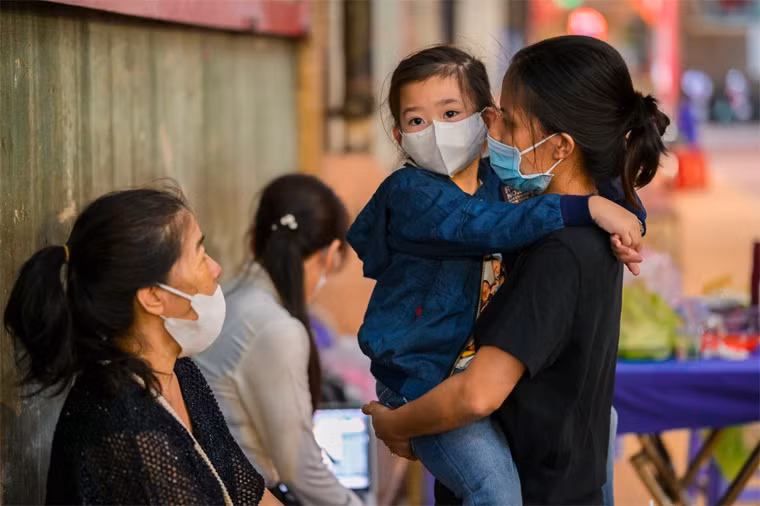 Ngày 28/3, Mai Phương trút hơi thở cuối cùng sau gần 2 năm chống chọi với căn bệnh ung thư phổi. Bạn bè, khán giả xót xa vì cô ra đi khi quá trẻ và lo lắng khi nghĩ tới tương lai của bé Lavie.