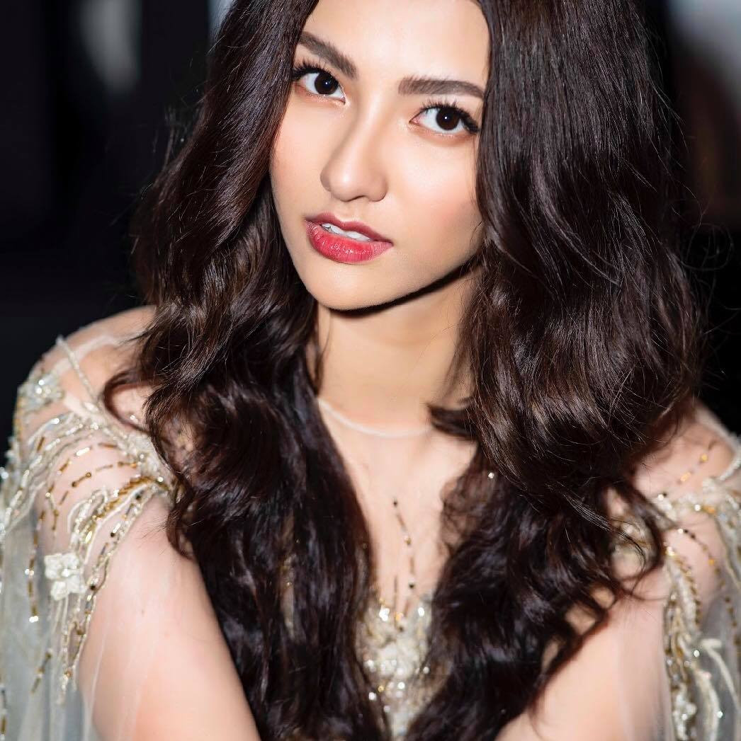 Khi bạn trai quyết định bỏ lại mẹ con Hồng Quế để trở về với gia đình, nữ người mẫu từng níu kéo: “Xin đừng bỏ mẹ con em".