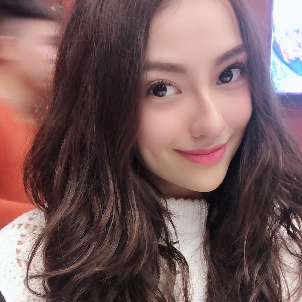 Hồng Quế tâm sự, mối tình sai trái của cô kéo dài 5 năm. Vì biết mình là kẻ thứ ba nên chân dài Hà thành không dám đòi hỏi gì từ bạn trai. Kết quả của mối tình đó, Hồng Quế mang bầu, hiện đang làm mẹ đơn thân.