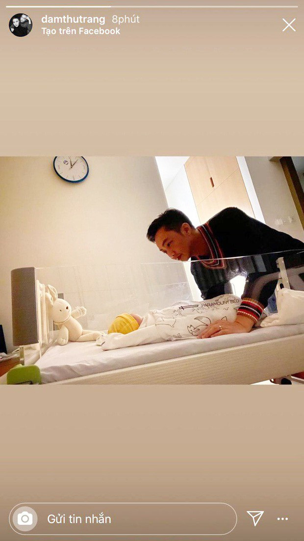 Nam doanh nhân hoãn mọi công việc để túc trực ở bệnh viện chăm sóc Đàm Thu Trang và con gái Suchin.