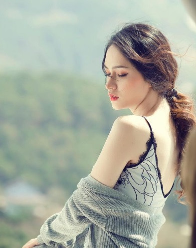 Dân tình bày tỏ sự bất ngờ trước chia sẻ này của cô khi so sánh ảnh ngày ấy và bây giờ khác nhau một trời một vực của nữ ca sĩ.