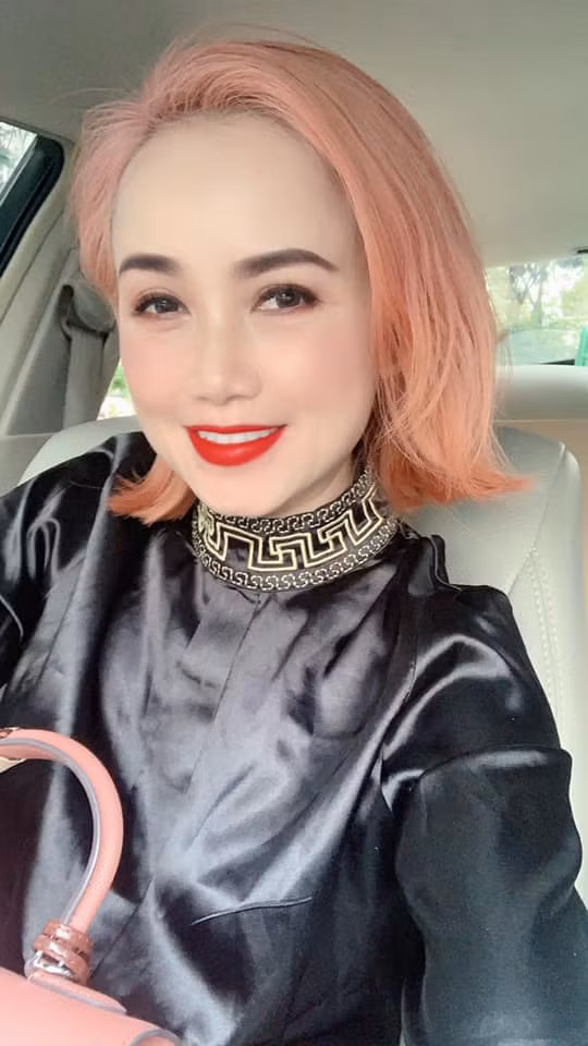 Cuộc hôn nhân thứ 4 của Hoàng Yến gần đây gặp trục trặc, tưởng chừng không thể hàn gắn được. Thế nhưng, cũng bởi sự si mê của ông xã mà anh tha thiết nói với chị rằng "nếu chia tay anh sẽ "cưa" em lại từ đầu".