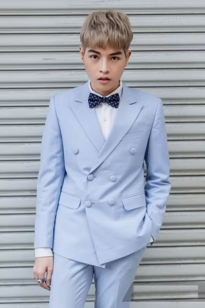 Năm 2016, nam ca sĩ gây kinh ngạc với màn lột xác hoàn toàn và giảm được 21kg cân nặng.