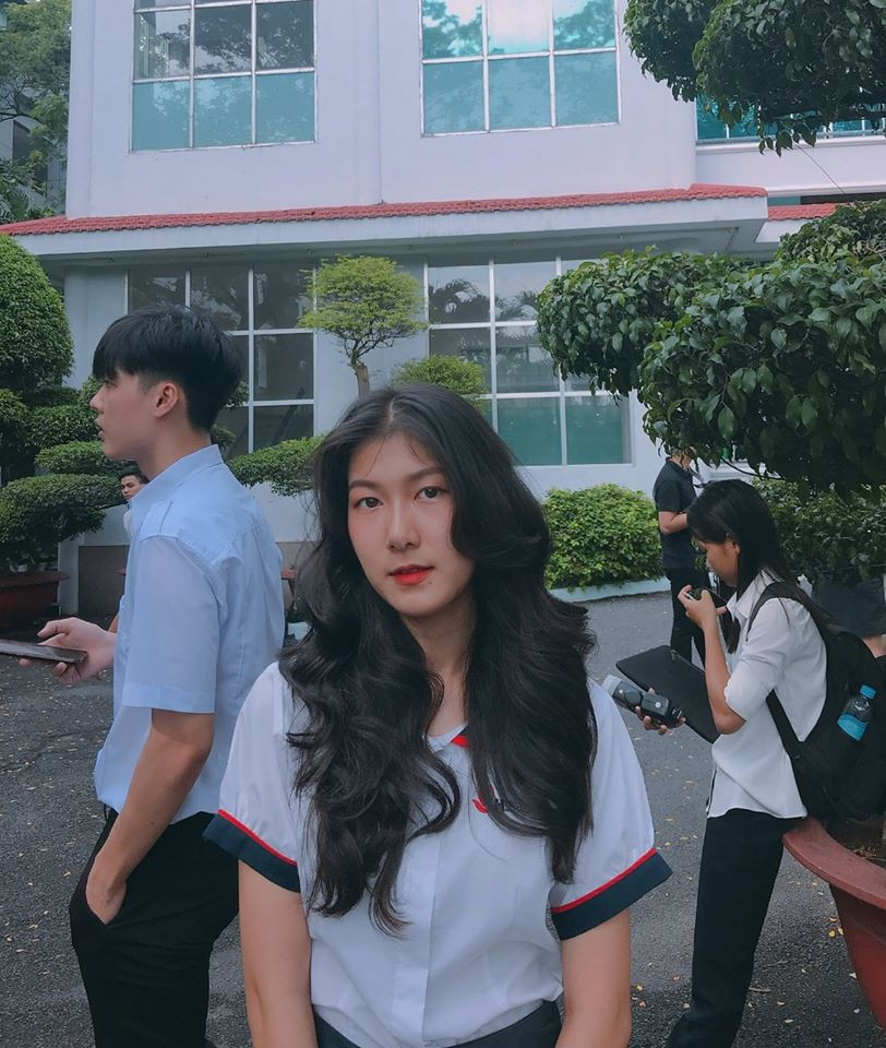 Gương mặt thanh thoát với sống mũi cao là điểm gây ấn tượng của thí sinh Hoa hậu Việt Nam 2020 này.