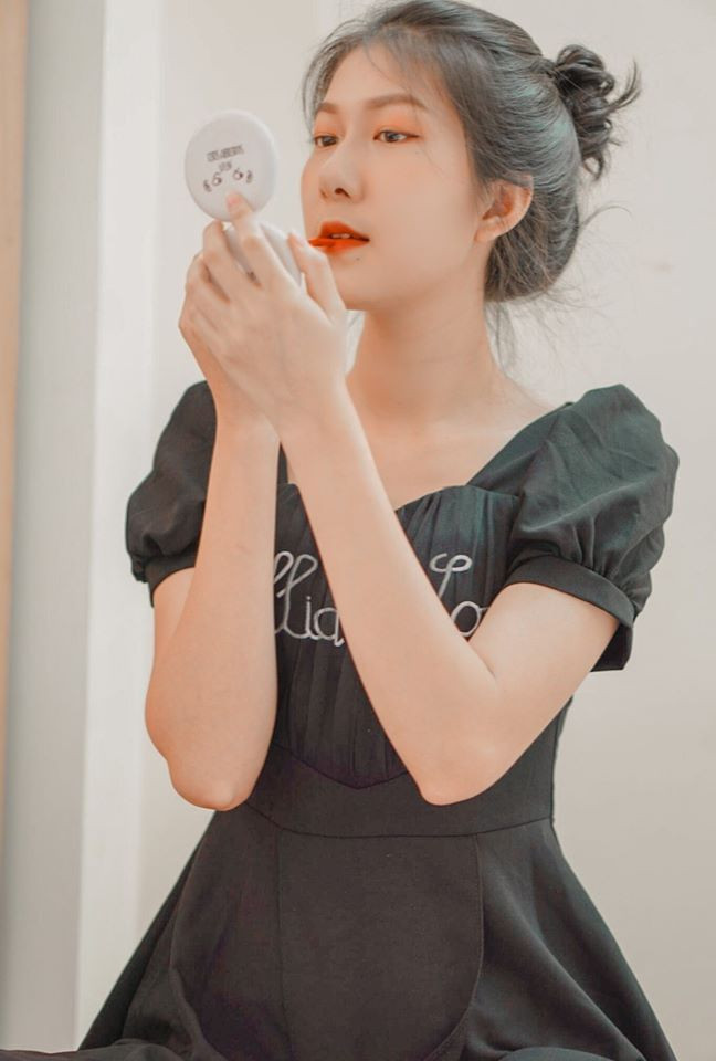 "Khi sóng gió qua đi, Vy sẽ mạnh mẽ hơn rất nhiều không phải chỉ để thoả mãn đam mê của chính mình mà còn vì những số phận trong cộng đồng yếu thế, dễ bị tổn thương trong xã hội", cô bạn bộc bạch thêm.