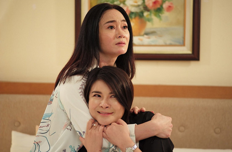 Trong phim, Kim Oanh vào vai Linh có tình cảm đơn phương với ông Luân (Hoàng Hải) và năm lần bảy lượt chen ngang phá hoại hạnh phúc gia đình bạn.