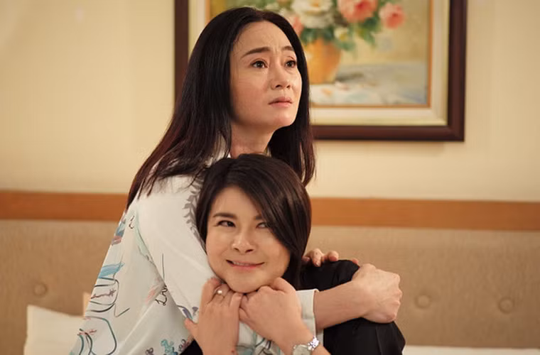 Trong phim, Kim Oanh vào vai Linh có tình cảm đơn phương với ông Luân (Hoàng Hải) và năm lần bảy lượt chen ngang phá hoại hạnh phúc gia đình bạn.