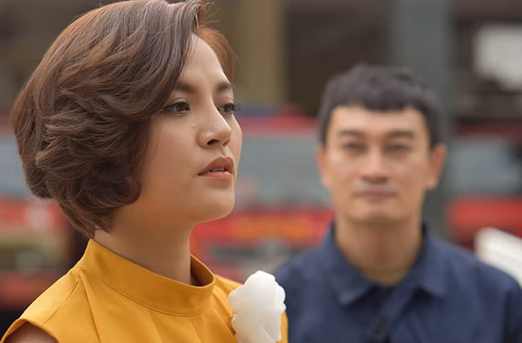 Diễn viên Thu Quỳnh đóng vai "tiểu tam" cũng bị ghét lây. Trong "Lửa ấm", Thu Quỳnh vào vai bác sĩ Ngọc - người yêu cũ của Minh, đồng thời là bạn thân thuở xưa của Thủy (vợ Minh). Sau hơn 10 năm sống ở nước ngoài, Ngọc trở về nước và xen vào mối quan hệ của gia đình Thủy – Minh bằng cách thông báo đã có con riêng với Minh.