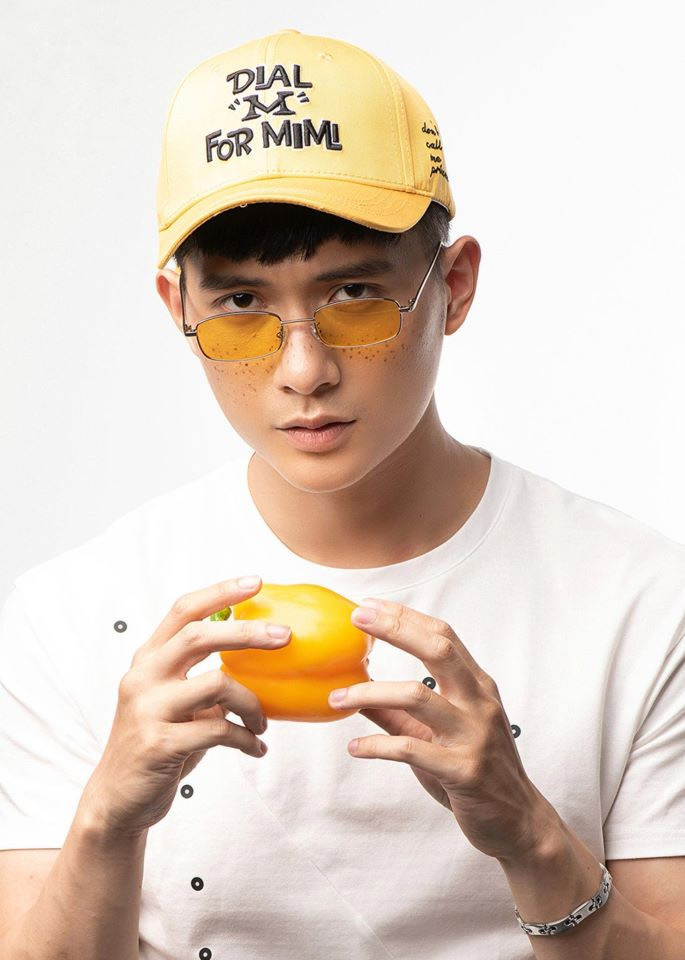 "Cơ duyên là khoảng hơn một năm trước, Châu và chị Quyên nhận được lời mời tham gia đóng cùng một TVC nhưng vì nhiều lý do mà dự án đó phải bị hoãn lại. Nhờ vậy mà Châu mới có cơ hội quen biết một đàn chị làm việc cực kỳ chuyên nghiệp như chị Lệ Quyên", Châu tâm sự.