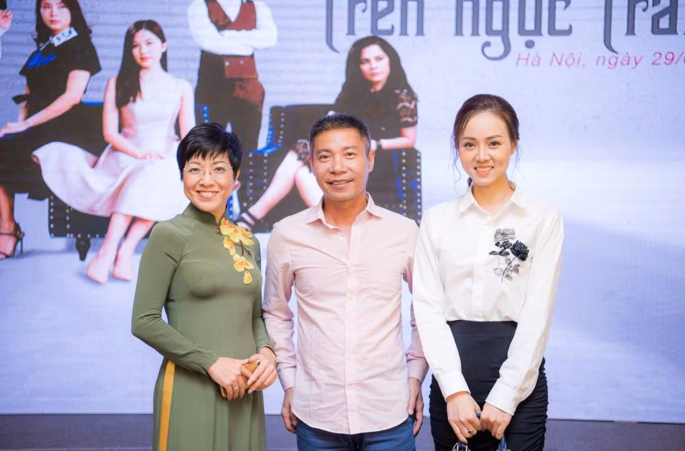 Ngọc Hà, Thảo Vân thường xuyên gặp gỡ nhau trong các sự kiện và luôn vui vẻ chụp chung như những người bạn.