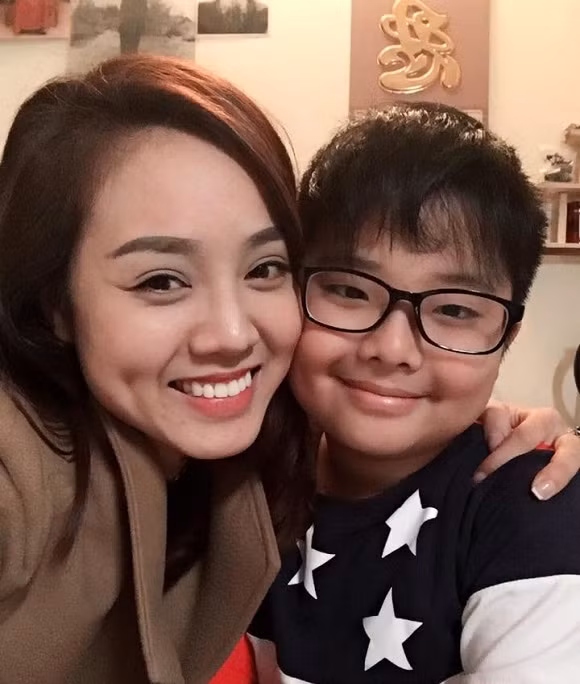 Không chỉ thân thiết với hai vợ cũ của Công Lý, Ngọc Hà còn thân và yêu quý con trai của Thảo Vân, bé Tít.