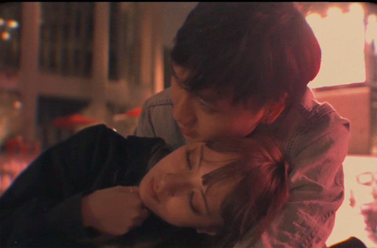 Về Việt Nam ca hát, Xuân Nghi và Minh Vũ chấp nhận yêu xa, nhưng ngày nào cả hai cũng gọi điện tâm sự với nhau.