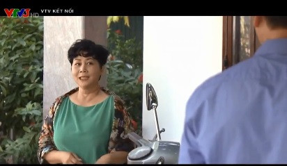 Sau một thời gian vắng bóng màn ảnh nhỏ, NSND Minh Hằng tái ngộ khán giả với vai bà Sính trong phim "Trở về giữa yêu thương" phát sóng trên VTV.