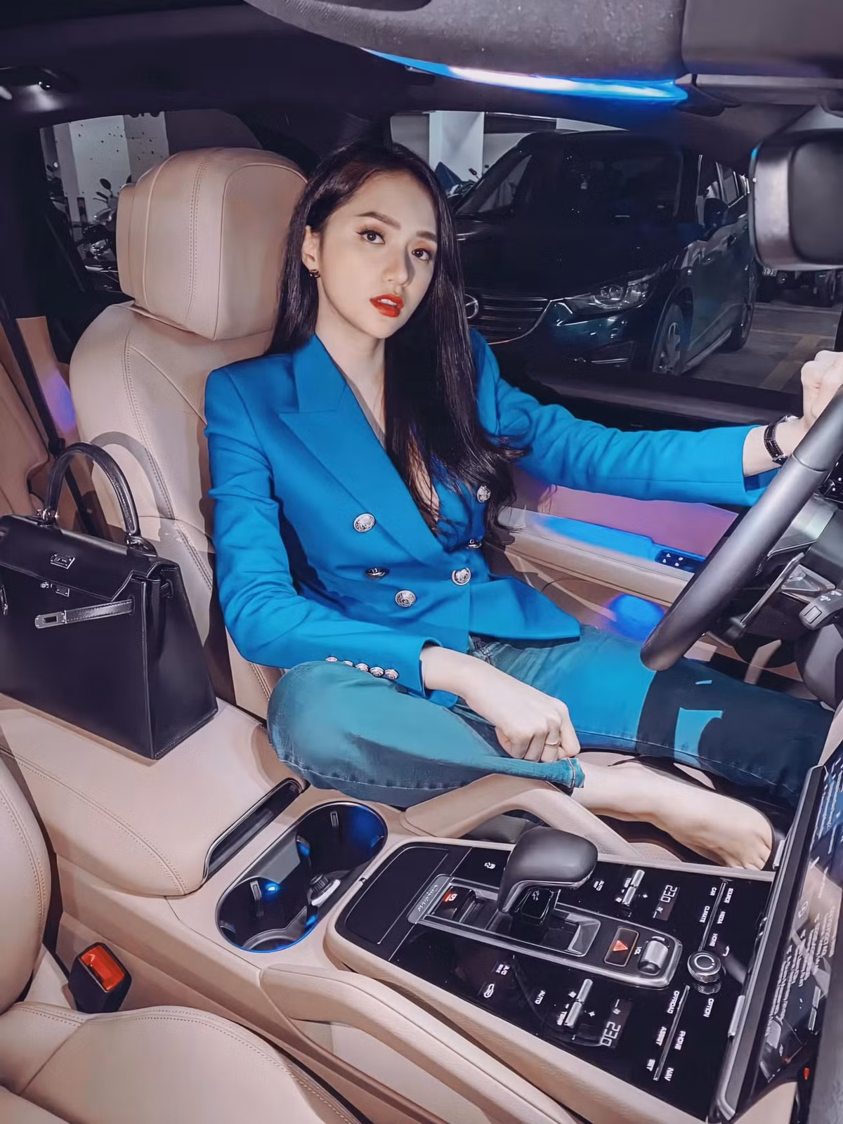 Loat phat ngon gay soc cua Huong Giang khien antifan tay chay-Hinh-2