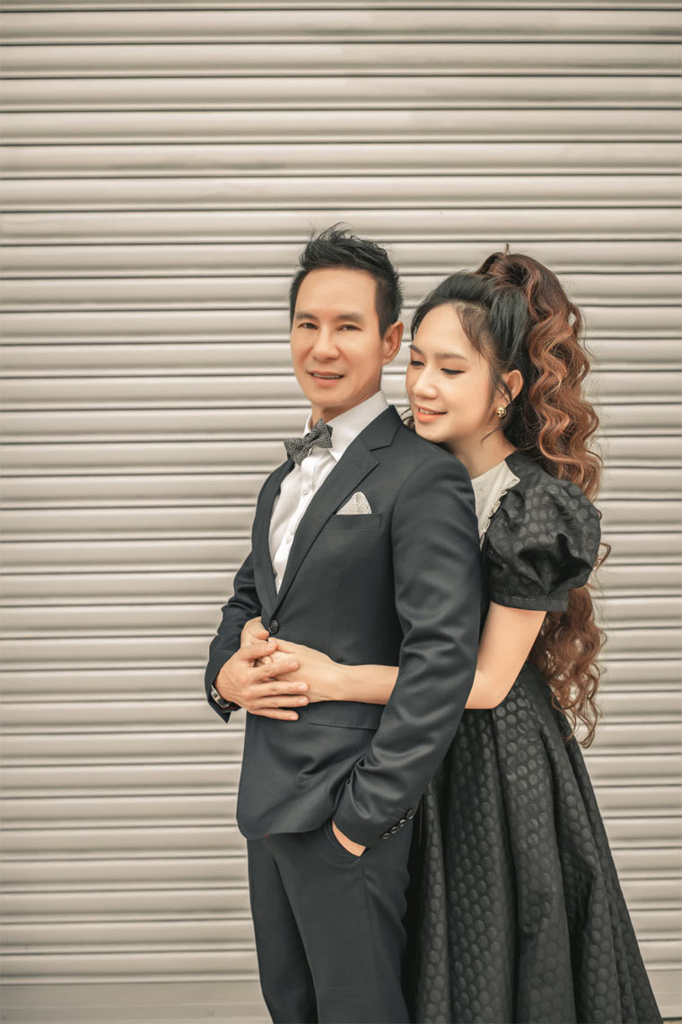 Trong mắt Lý Hải, Minh Hà là “siêu nhân” vì vừa chăm sóc nuôi dạy 4 con, vừa hỗ trợ công việc của chồng rất đắc lực.