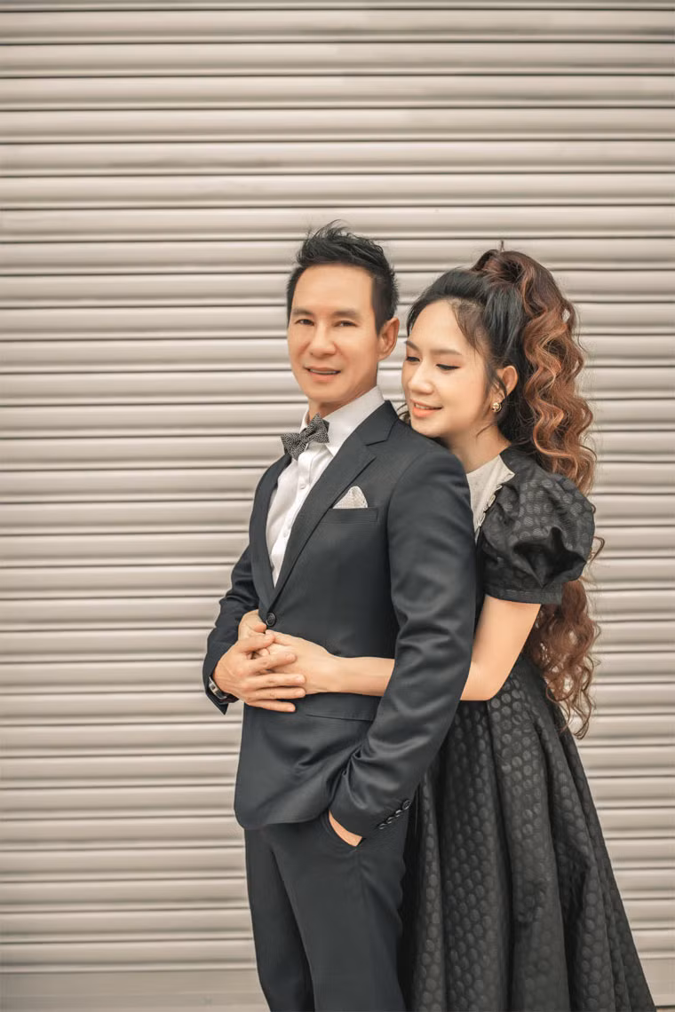 Trong mắt Lý Hải, Minh Hà là “siêu nhân” vì vừa chăm sóc nuôi dạy 4 con, vừa hỗ trợ công việc của chồng rất đắc lực.