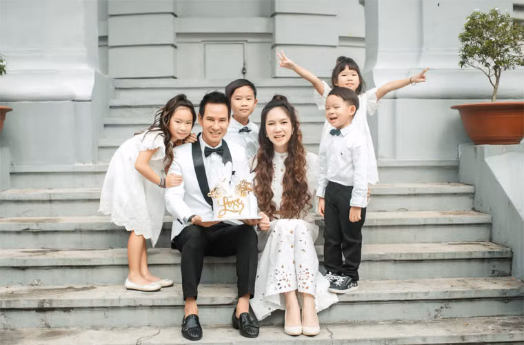 Khi bé Rio vừa tròn 1 tuổi, vợ chồng Lý Hải lại chào đón cô con gái thứ hai, bé Cherry vào năm 2012.