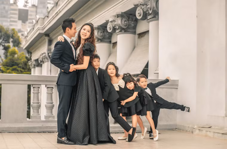 Lý Hải – Minh Hà là một trong những cặp sao đông con và hạnh phúc nhất Vbiz.