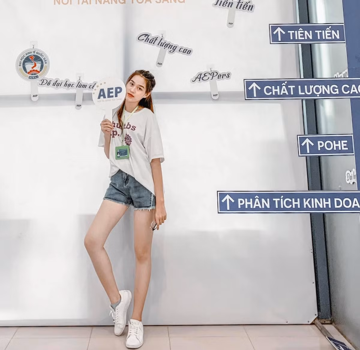 "Tôi sẽ cố gắng hoàn thiện bản thân để trở thành một hoa hậu đẹp trong mắt mọi người", nàng hậu chia sẻ.