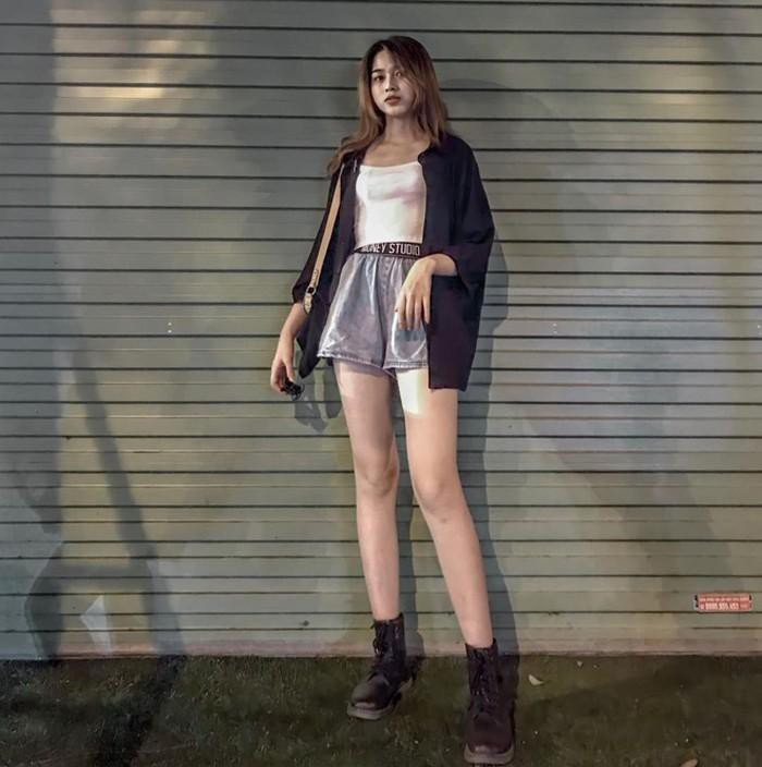 Cận cảnh đôi chân dài miên man của tân Hoa hậu Việt Nam năm nay.