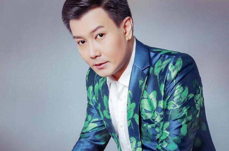 Tuấn Phương cũng qua đời khi nhiều mộng ước của tuổi trẻ còn dang dở. Sau hơn 3 tháng nhập viện vì căn bệnh viêm màng não, nghệ sĩ Tuấn Phương rời cõi tạm ở tuổi 43 vào ngày 7/10.