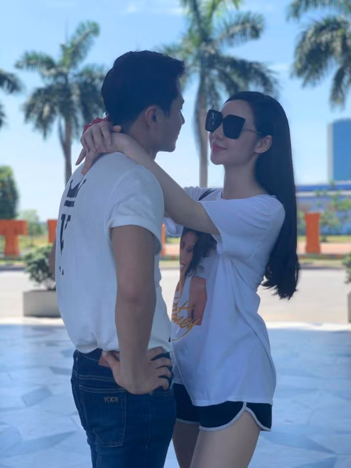 Quỳnh Kool và Thanh Sơn được khán giả nhận xét là chuẩn cặp "trai tài - gái sắc".