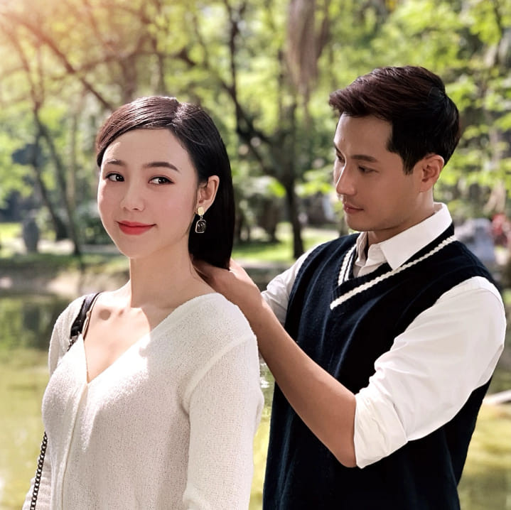 Trong một bài phỏng vấn mới đây, nữ diễn viên không ngại thừa nhận tình cảm mà cô học trò Ngọc dành cho thầy giáo Duy trong phim khiến cô có cảm giác cũng thật như ngoài đời vậy.